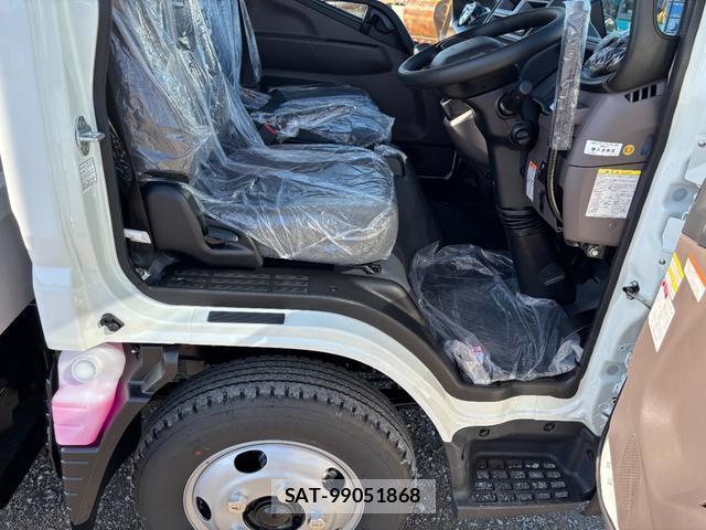 MITSUBISHI FUSO CANTER 2025-12 7795946-17