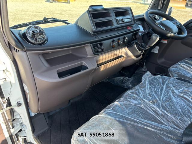 MITSUBISHI FUSO CANTER 2025-12 7795946-9