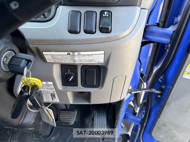 MITSUBISHI FUSO CANTER 2017-10 7795947-15