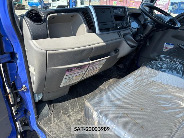 MITSUBISHI FUSO CANTER 2017-10 7795947-16