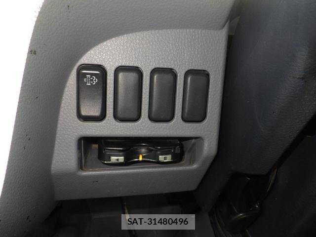 MITSUBISHI FUSO CANTER 2014-04 7796432-6