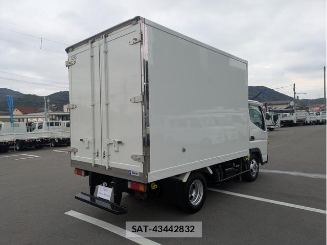 MITSUBISHI FUSO CANTER 2016-08 7796437-5