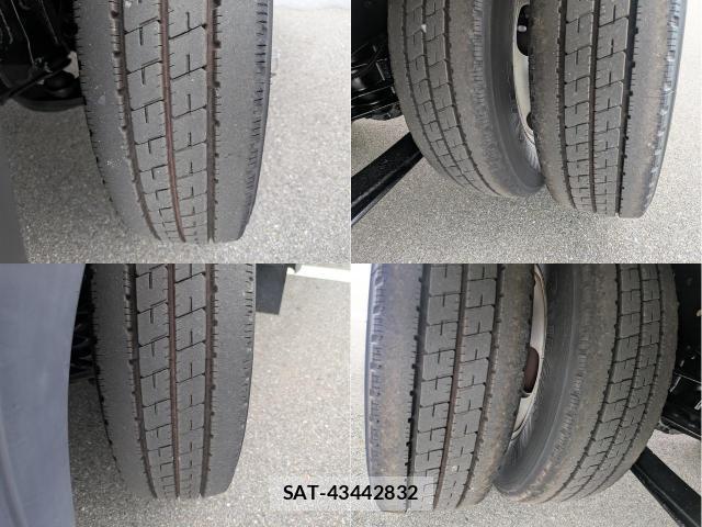 MITSUBISHI FUSO CANTER 2016-08 7796437-8