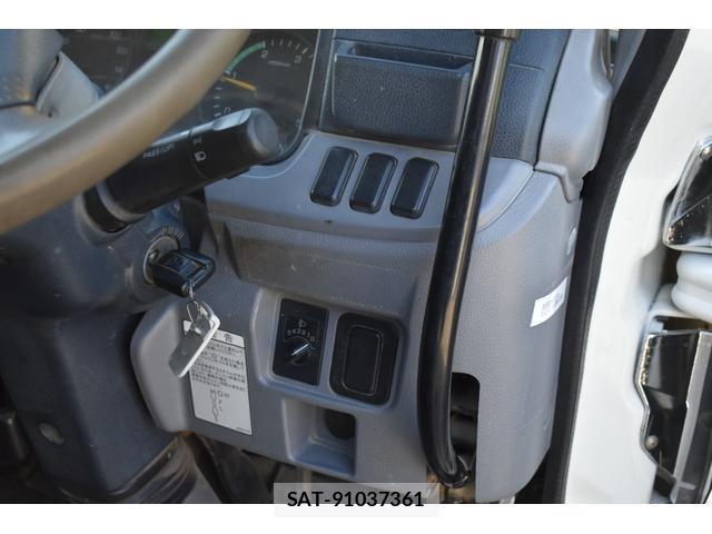 MITSUBISHI FUSO CANTER 2012-10 7796553-19
