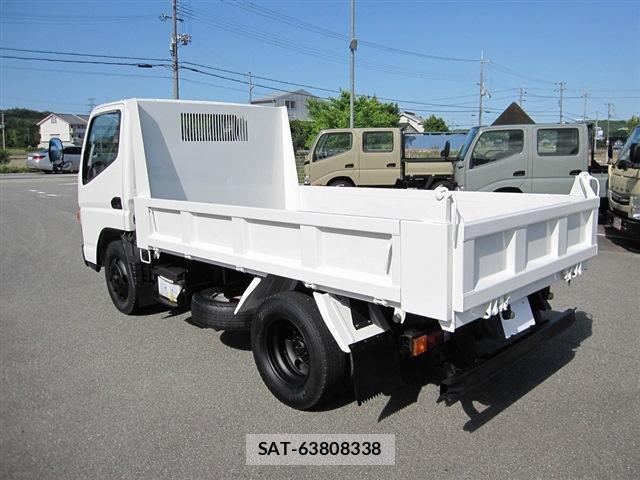 MITSUBISHI FUSO CANTER 2017-02 7797952-1