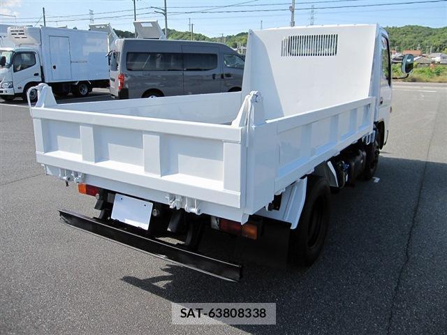 MITSUBISHI FUSO CANTER 2017-02 7797952-13