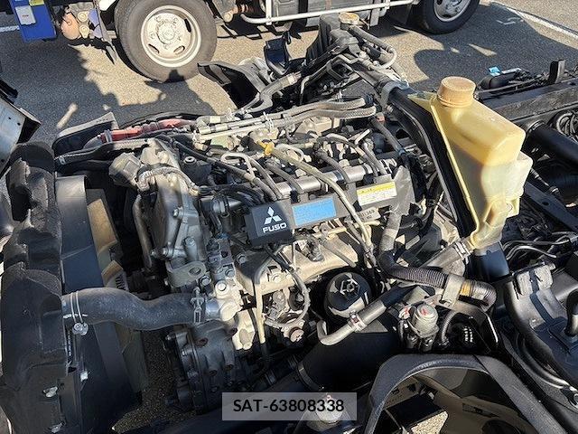 MITSUBISHI FUSO CANTER 2017-02 7797952-17