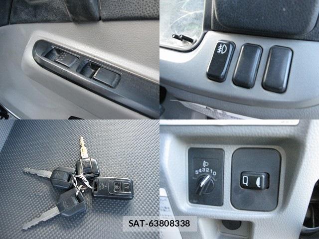MITSUBISHI FUSO CANTER 2017-02 7797952-5