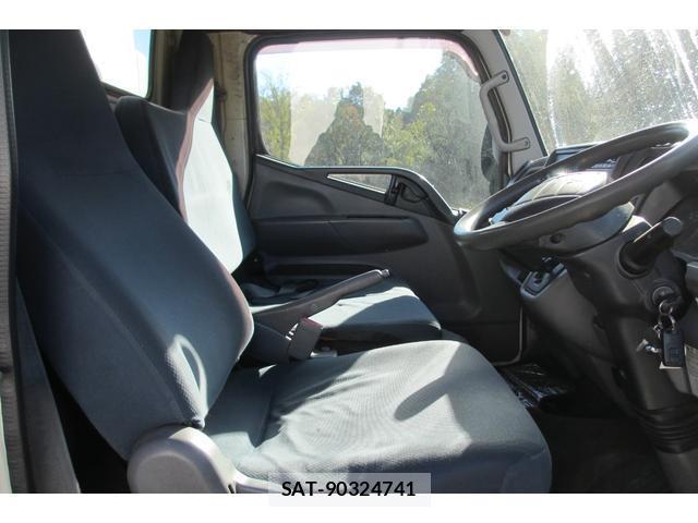 MITSUBISHI FUSO CANTER 2011-09 7798406-4