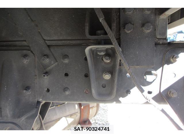 MITSUBISHI FUSO CANTER 2011-09 7798406-5