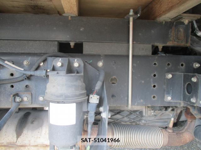 MITSUBISHI FUSO CANTER 2016-05 7799789-4