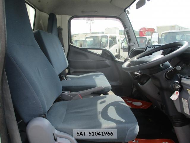 MITSUBISHI FUSO CANTER 2016-05 7799789-8