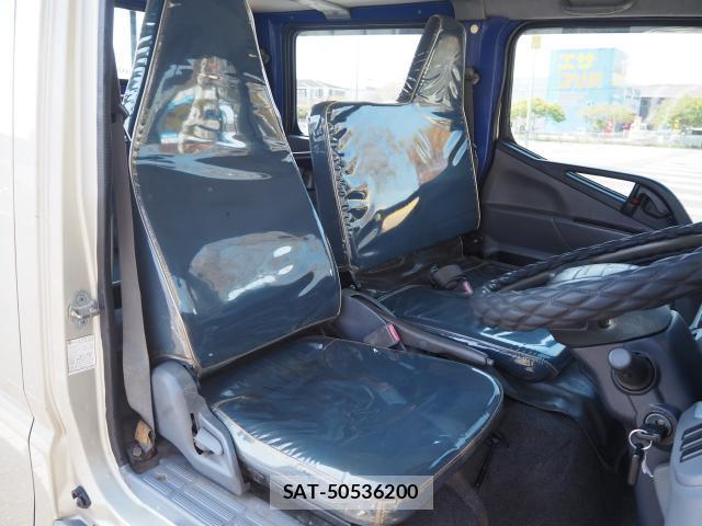 MITSUBISHI FUSO CANTER 2012-05 7801108-8