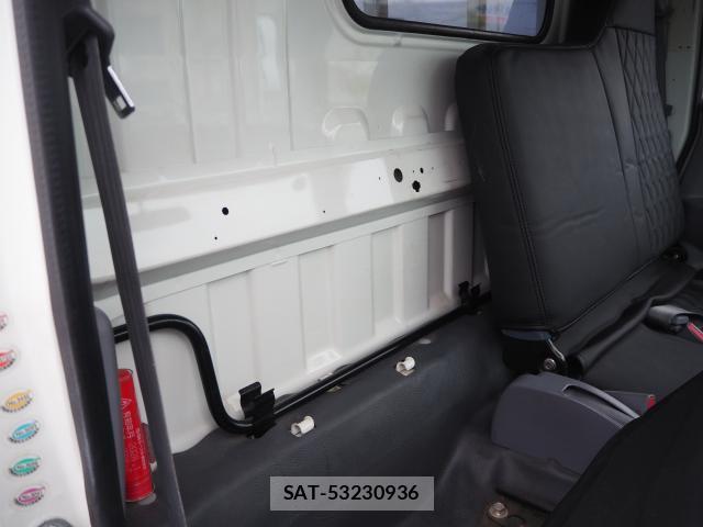 MITSUBISHI FUSO CANTER 2012-06 7801109-10