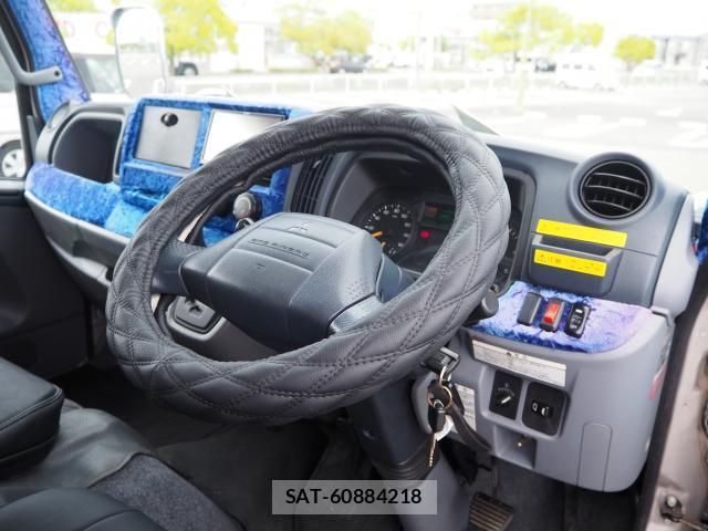 MITSUBISHI FUSO CANTER 2013-09 7801111-6