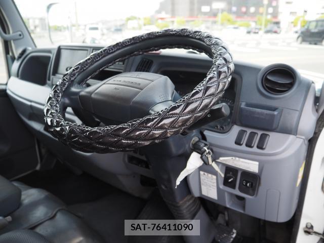 MITSUBISHI FUSO CANTER 2013-06 7801113-4
