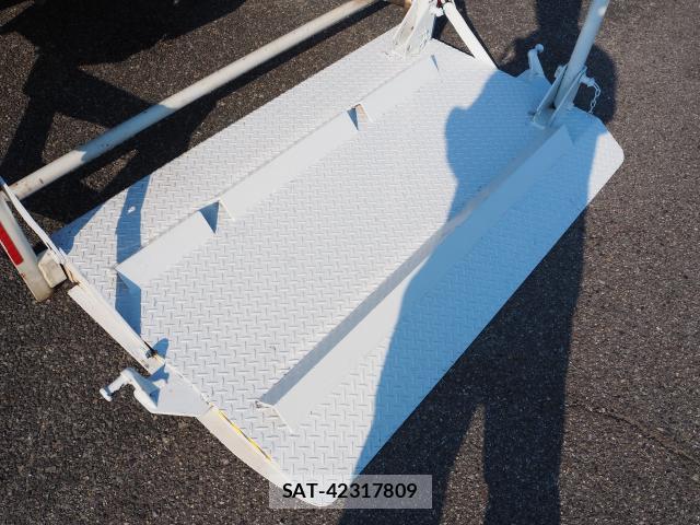 MITSUBISHI FUSO CANTER 2015-04 7801122-17