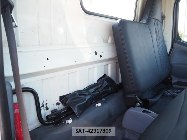 MITSUBISHI FUSO CANTER 2015-04 7801122-9