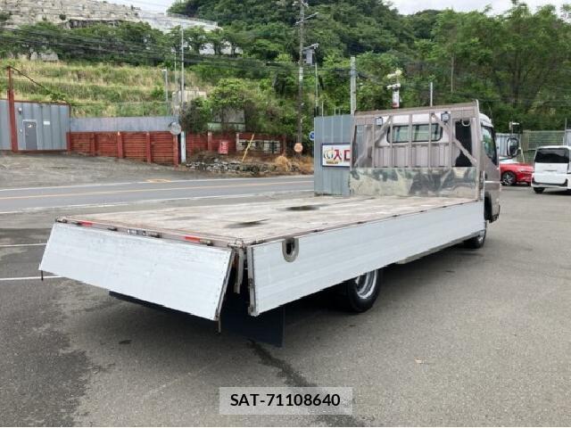 MITSUBISHI FUSO CANTER 2017 7802437-2