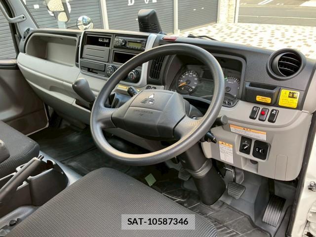 MITSUBISHI FUSO CANTER 2024-08 7802450-1
