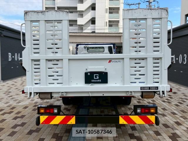 MITSUBISHI FUSO CANTER 2024-08 7802450-11