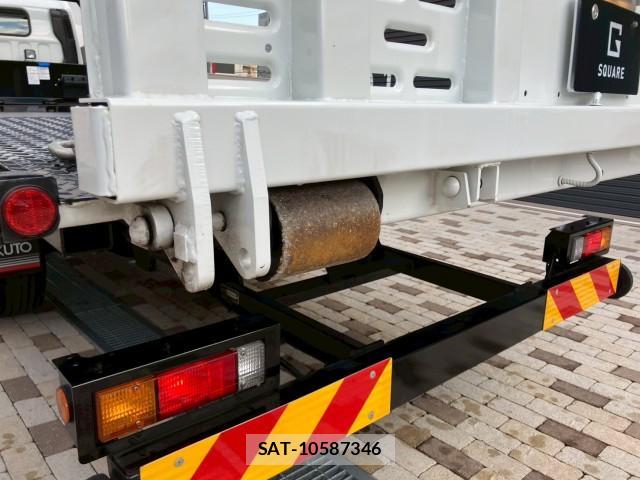 MITSUBISHI FUSO CANTER 2024-08 7802450-12