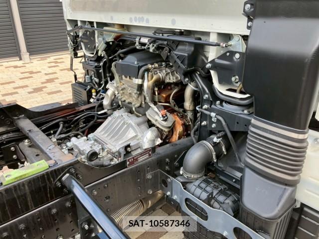 MITSUBISHI FUSO CANTER 2024-08 7802450-9