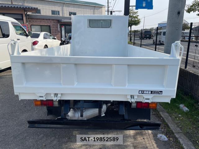 MITSUBISHI FUSO CANTER 2015-09 7804048-15