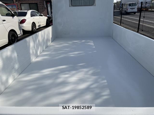 MITSUBISHI FUSO CANTER 2015-09 7804048-3