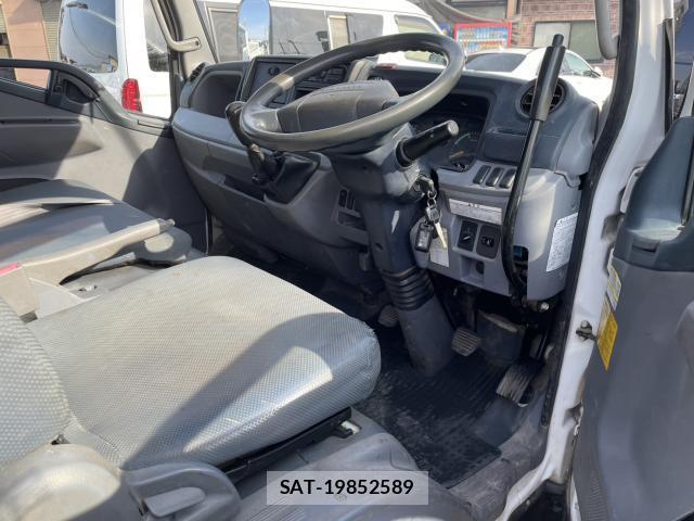 MITSUBISHI FUSO CANTER 2015-09 7804048-5