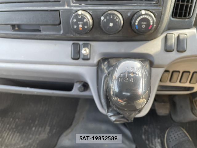 MITSUBISHI FUSO CANTER 2015-09 7804048-7