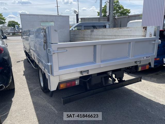 MITSUBISHI FUSO CANTER 2014-06 7804057-1