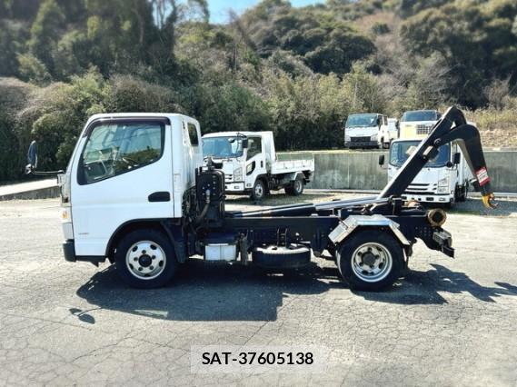 MITSUBISHI FUSO CANTER 2016 7805333-12