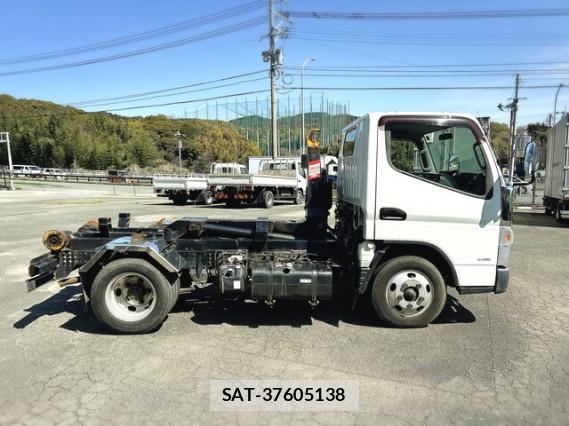 MITSUBISHI FUSO CANTER 2016 7805333-13