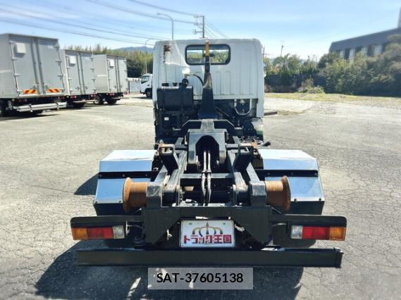 MITSUBISHI FUSO CANTER 2016 7805333-16