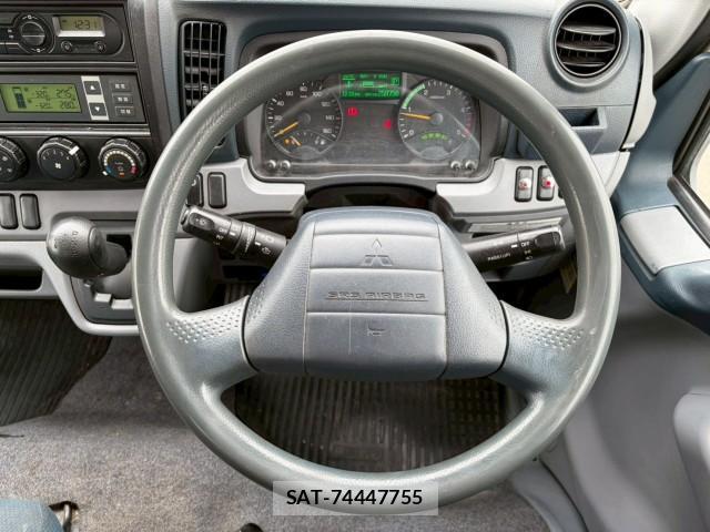 MITSUBISHI FUSO CANTER 2015-08 7805657-16