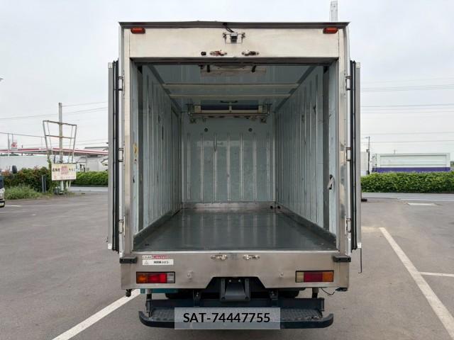MITSUBISHI FUSO CANTER 2015-08 7805657-8