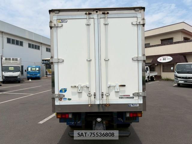 MITSUBISHI FUSO CANTER 2017-12 7805658-6