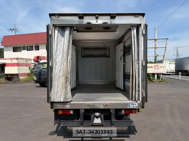 MITSUBISHI FUSO CANTER 2017-06 7805661-6