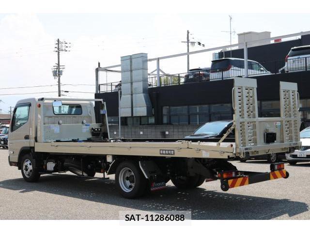 MITSUBISHI FUSO CANTER 2025-12 7805814-4