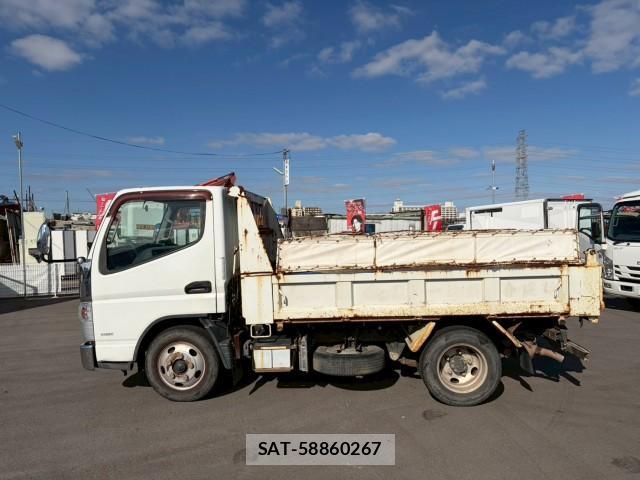MITSUBISHI FUSO CANTER 2014-08 7806373-4