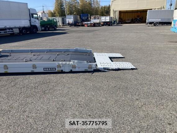 MITSUBISHI FUSO CANTER 2023 7808112-4