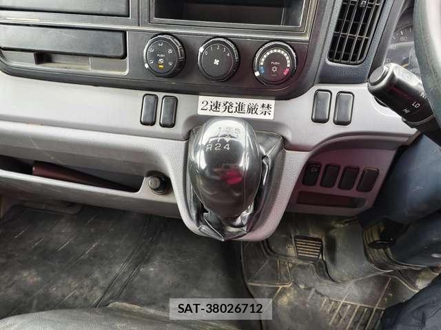 MITSUBISHI FUSO CANTER 2013-11 7808381-13
