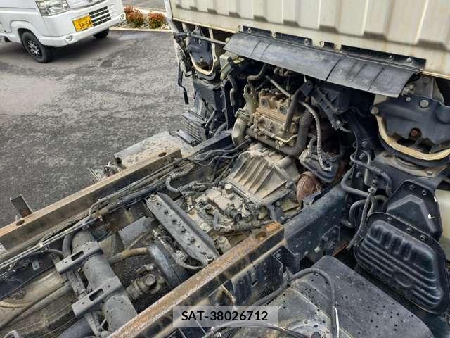 MITSUBISHI FUSO CANTER 2013-11 7808381-18