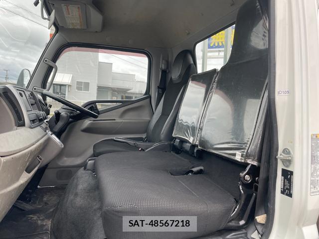 MITSUBISHI FUSO CANTER 2017-09 7809588-7