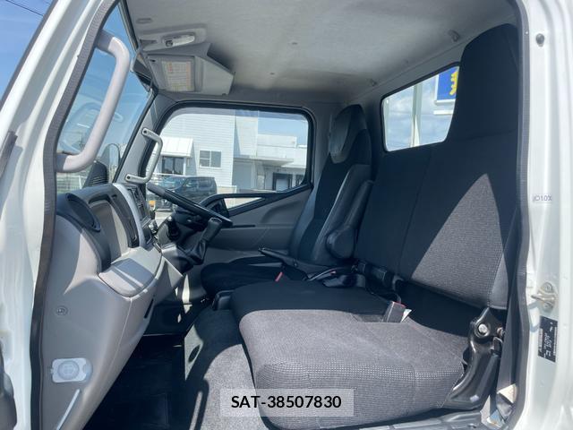 MITSUBISHI FUSO CANTER 2019-10 7809589-6