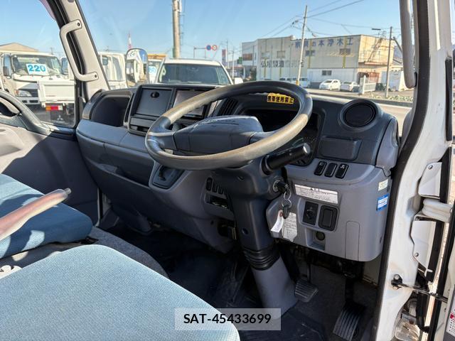 MITSUBISHI FUSO CANTER 2011-09 7809596-5