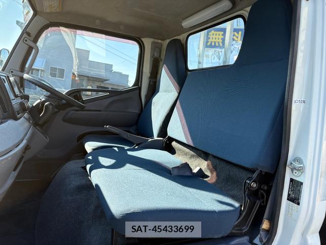 MITSUBISHI FUSO CANTER 2011-09 7809596-6