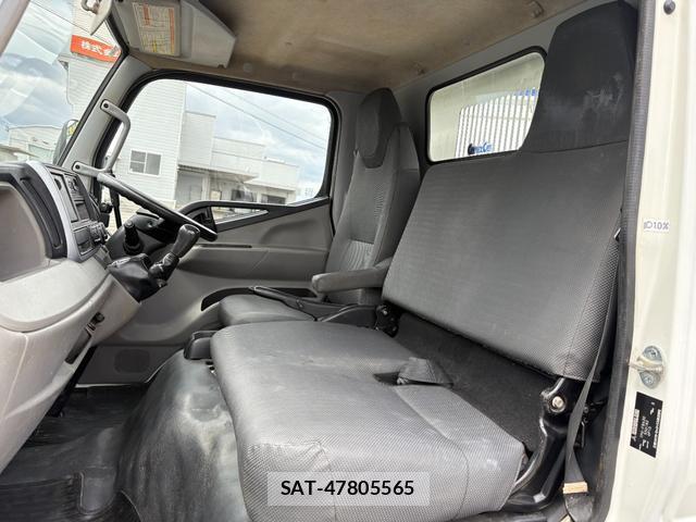 MITSUBISHI FUSO CANTER 2016-08 7809597-6