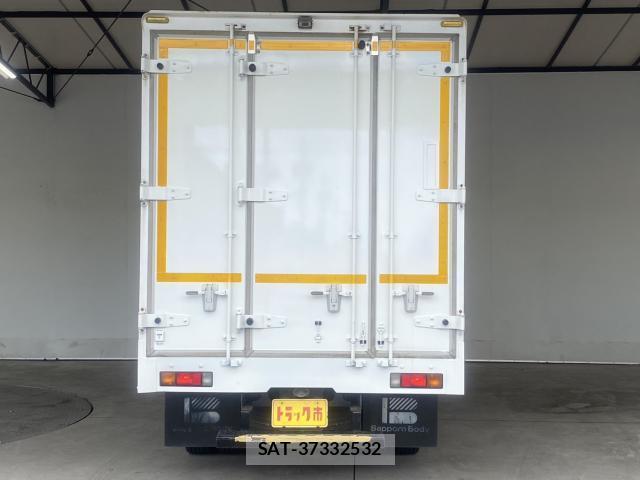 MITSUBISHI FUSO CANTER 2016-07 7809957-13